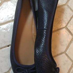 Banana Republic Navy shoes size 9